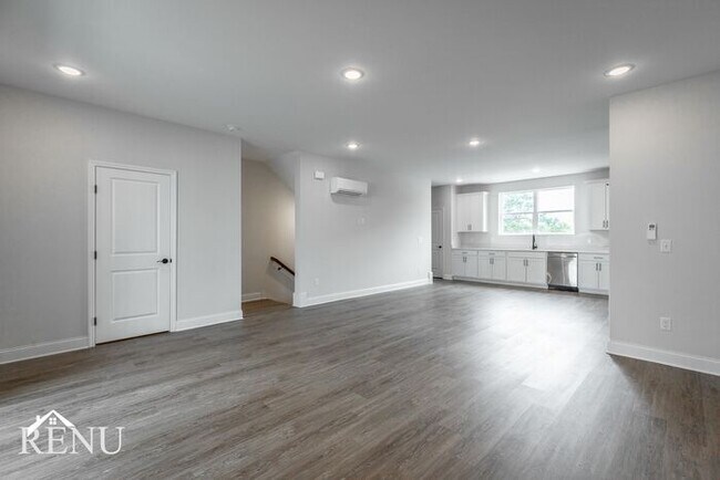 Building Photo - 5713 Sofias Cir
