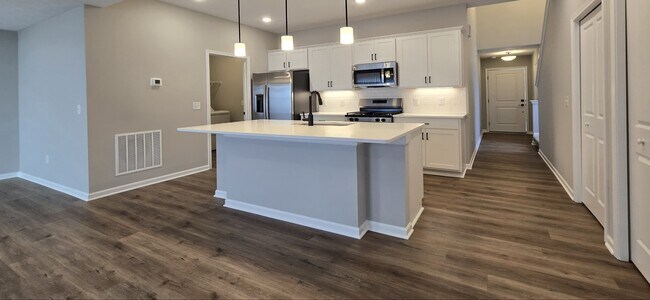 Building Photo - 1218 Ayla Ave