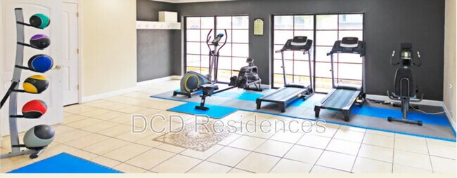 Foto del edificio - 5505 Forest Haven Cir
