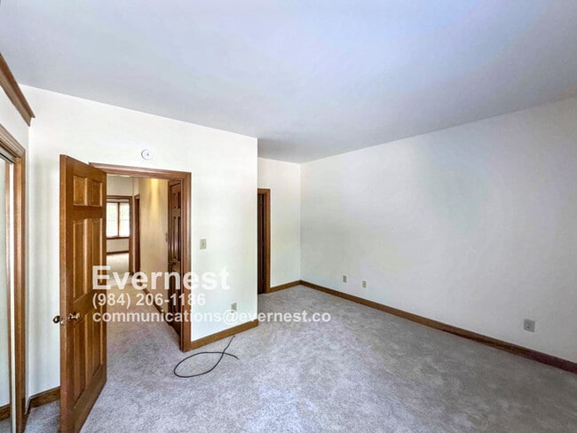 Building Photo - 101 Granby Ct