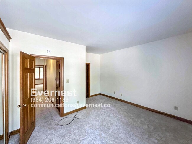 Foto del edificio - 101 Granby Ct