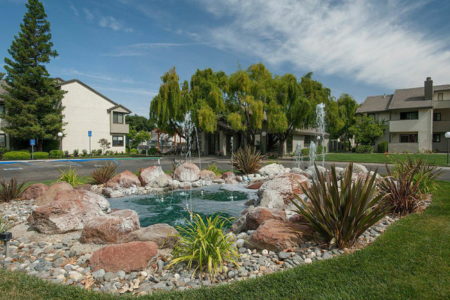 Building Photo - Meadow Ridge Apartments