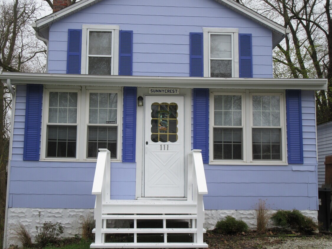 front of house - 111 Walnut St
