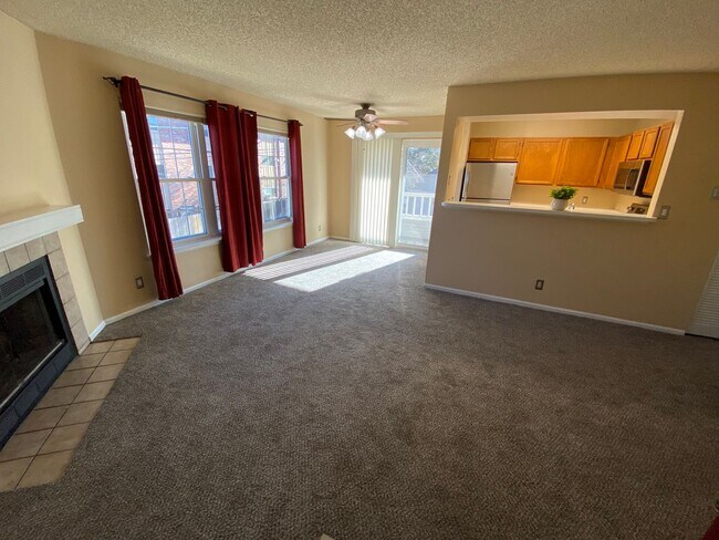 Foto del edificio - Lakewood Condo