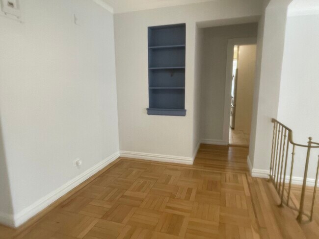 Foto del edificio - 210 Martine Ave