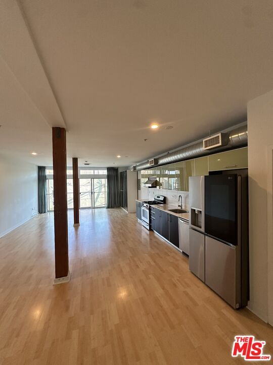 Foto del edificio - 4215 Glencoe Ave