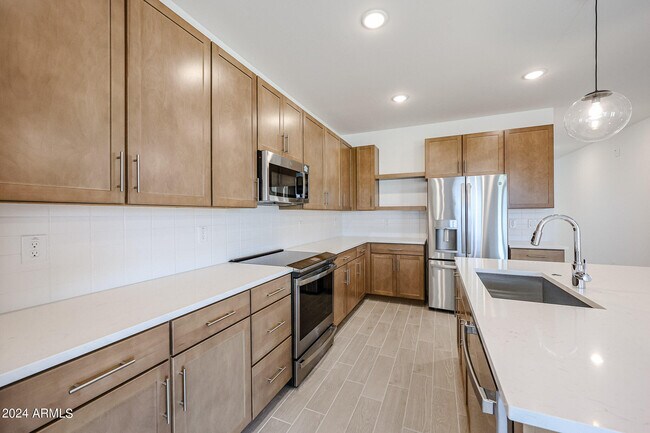 Foto del edificio - 7917 N 79th Ave