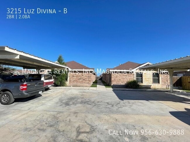 Building Photo - 3215 Luz Divina St