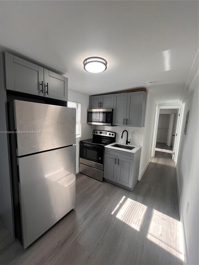 Foto principal - 638 SW 21st Ave