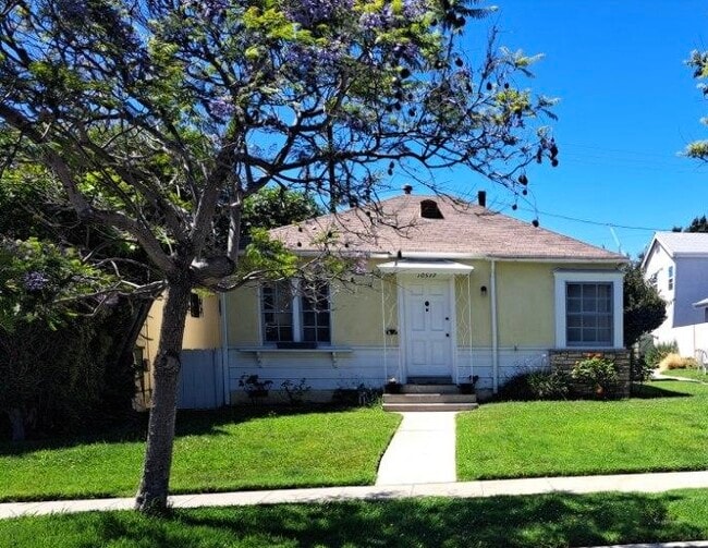 Building Photo - 10577 Ayres Ave