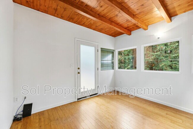 Foto del edificio - 245 Blue Ridge Dr