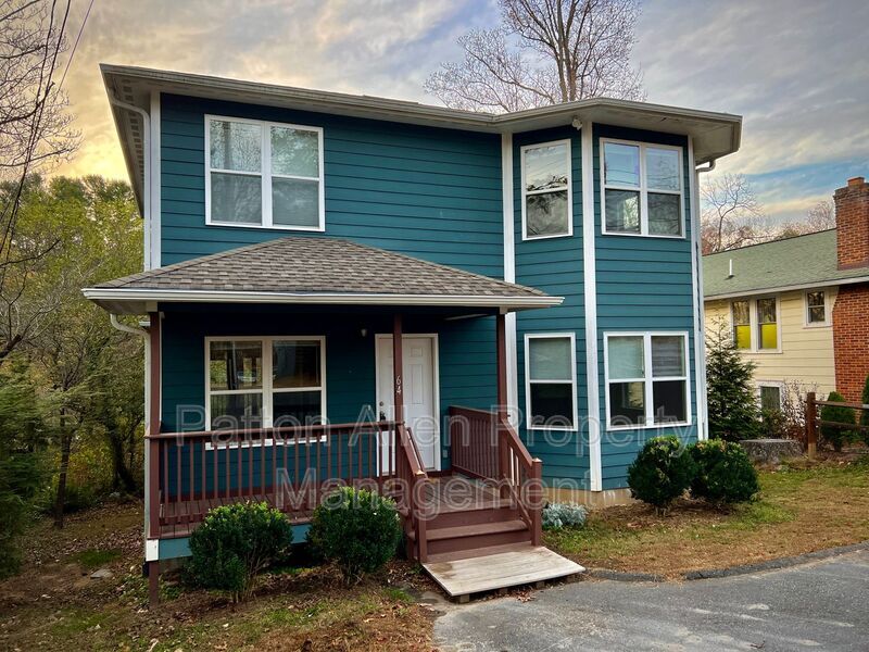 Foto principal - 64 Barnard Ave