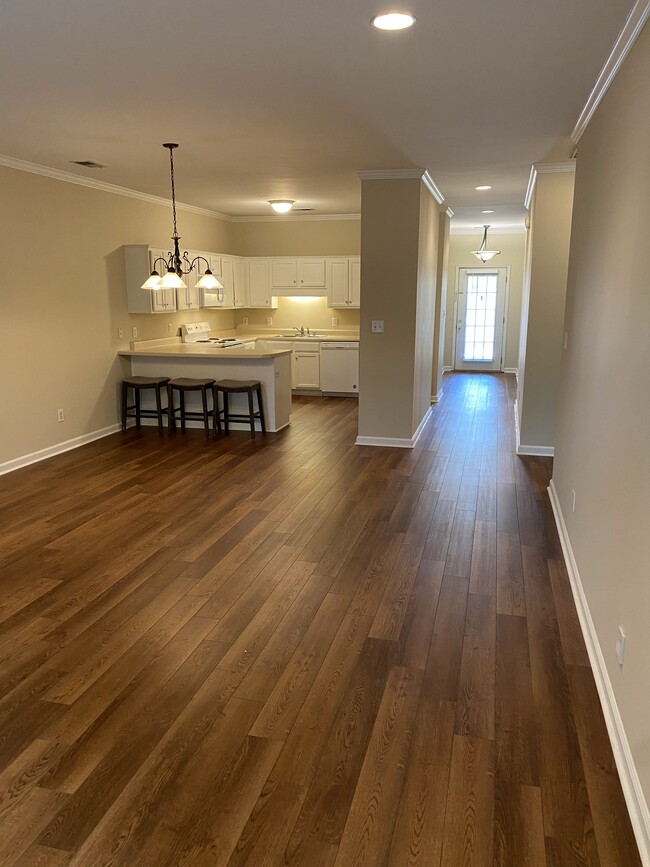 Kitchen and Hallway - 1752 Savannah Park
