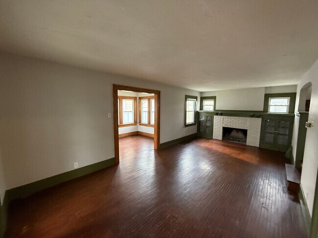 Foto del edificio - House For Rent by Capital Property Managem...