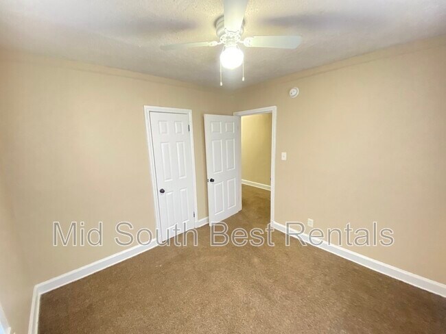 Foto del edificio - 3222 Hardin Ave