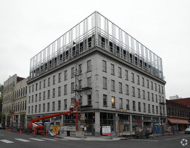 Building Photo - Estate Hotel