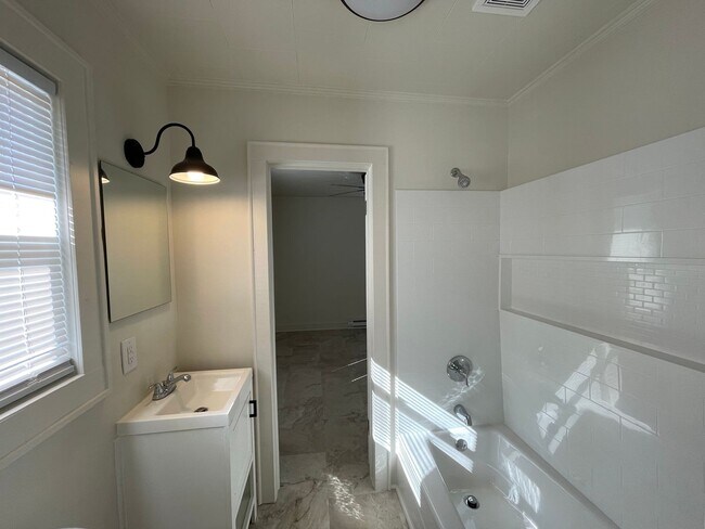 Foto del edificio - 2 Bedroom duplex on edge of Downtown Morganton