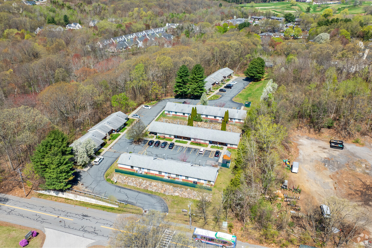 Contexto del barrio - Teamster Retiree Housing-Worc  