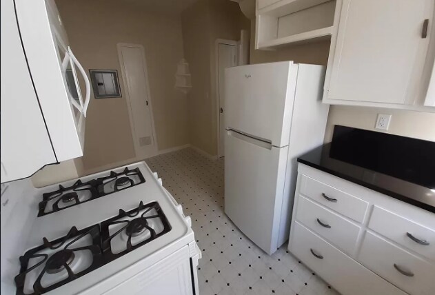 Foto del edificio - Townhome at 1901 Clinton Ave , Alameda