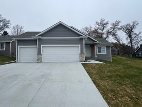 Building Photo - 3715 Fernwood Ln SW