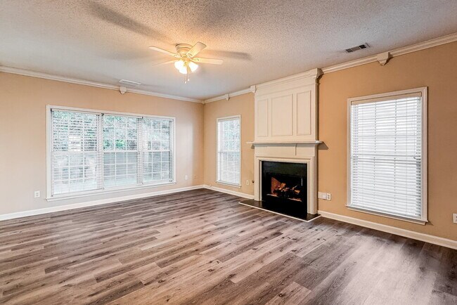 Foto del edificio - 4108 Glenaire Way NW