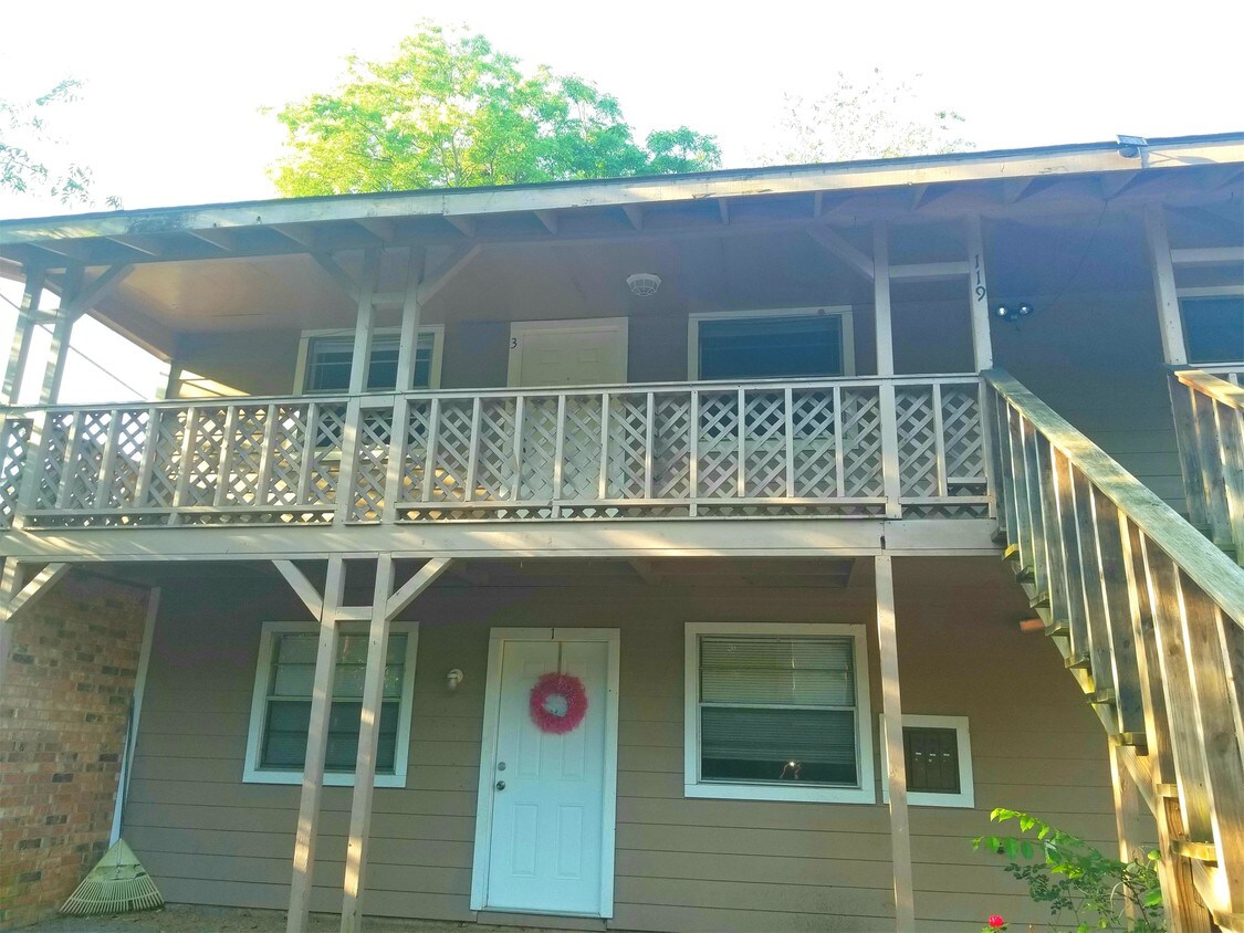 119 Upton St Unit 3, Nacogdoches, TX 75965 Room for Rent in Nacogdoches, TX