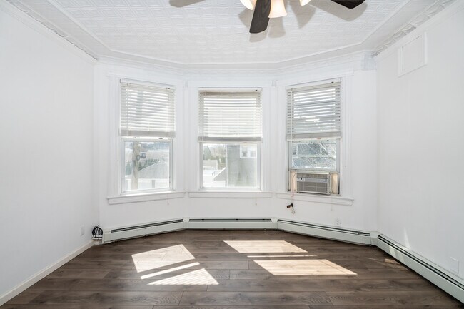 Building Photo - 89 6th St