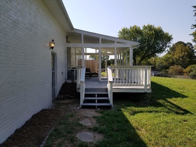Building Photo - 418 Indian Lake Rd
