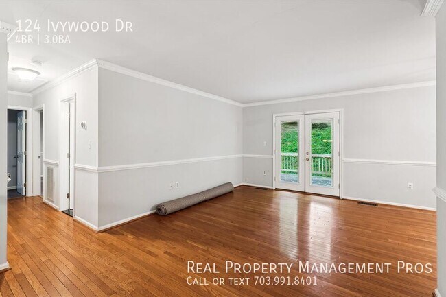 Foto del edificio - 124 Ivywood Dr