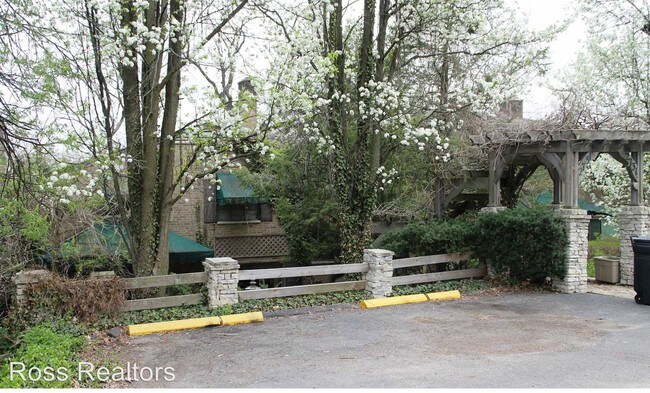 Foto del edificio - 2731 Charing Rd