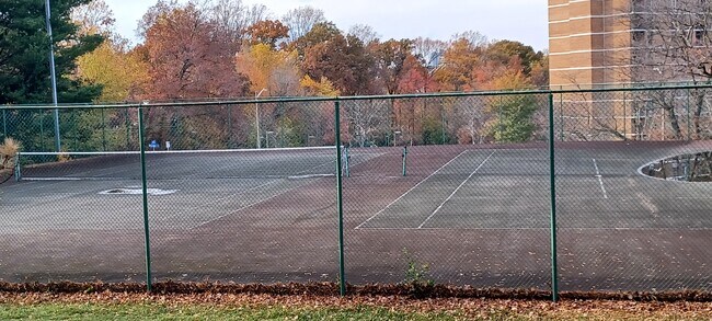 Foto del edificio - 2311 Pimmit Dr