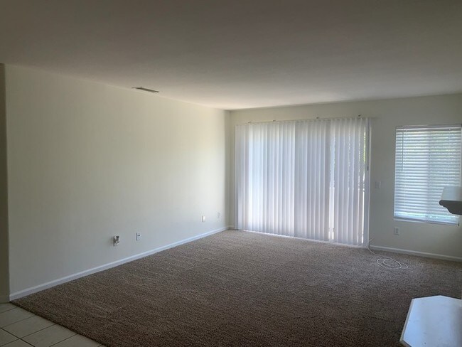 Building Photo - 575 Lands End Way