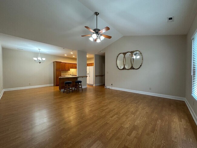 Foto del edificio - 3 Bedroom / 2 Bath Brick Home Kingsport, TN