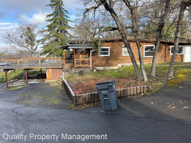 Building Photo - 2 br, 1.5 bath House - 3496 N Foothill Road