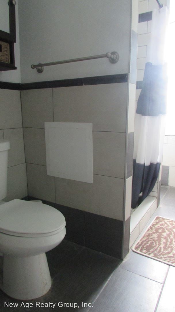 Foto del edificio - 3703 Baring St