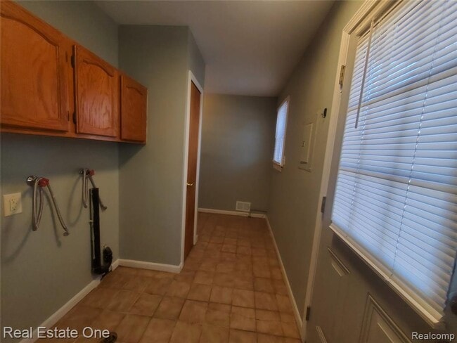 Foto del edificio - 137 Birchwood Ave