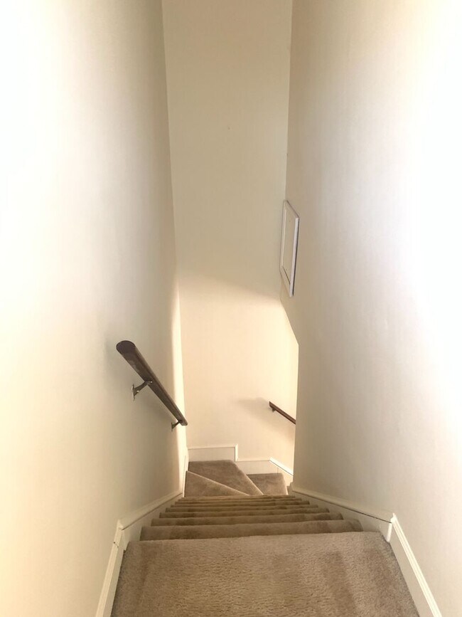 Foto del edificio - 5520-A Kaplan Drive ~ 2 bedrooms with wash...