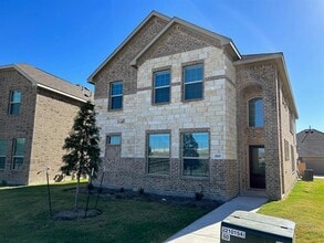 Building Photo - 2517 Maplehurst Dr