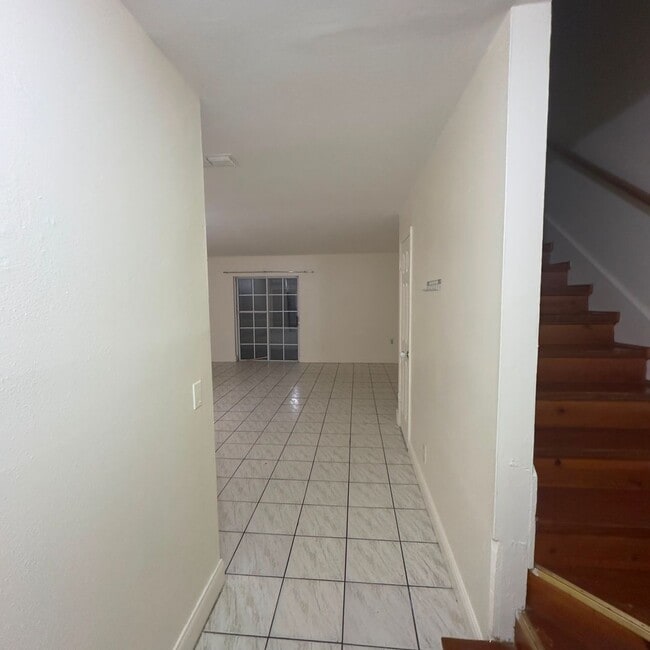 Building Photo - 2454 Rio Pinar Lakes Blvd