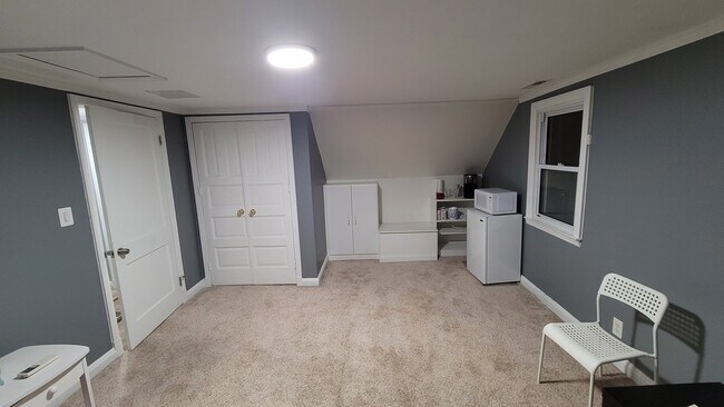 Building Photo - 2930 Grendon Ln