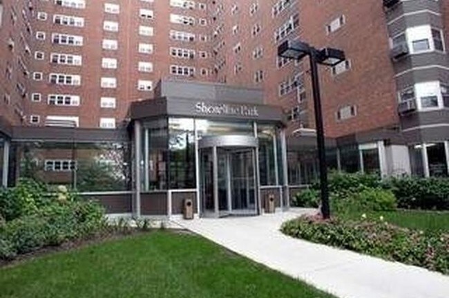 Building Photo - 4980 N Marine Dr
