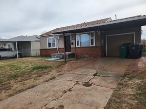 Building Photo - 628 NE 34th St