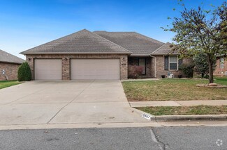 Building Photo - 5667 S Winsor Dr