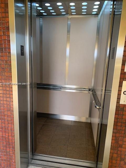 Foto del edificio - 1740 NW N River Dr