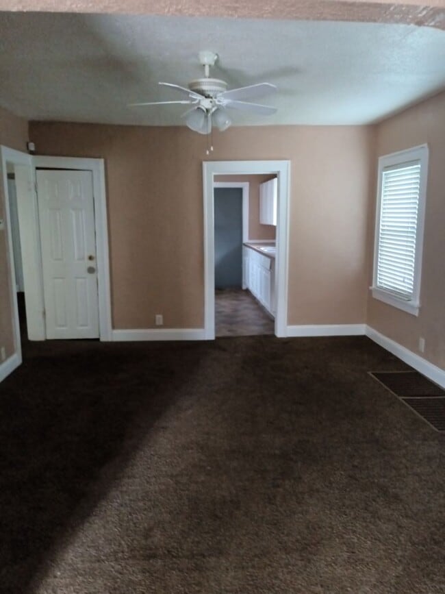 Foto del edificio - 3312 Monroe Ave