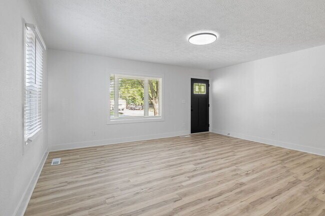 Foto del edificio - 745 Morningstar Dr