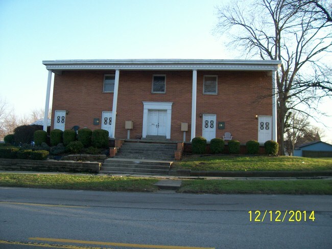 Building Photo - 320 E 4th St