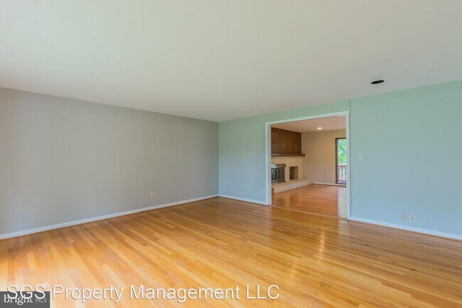 Foto del edificio - 4 br, 4.5 bath House - 1422 Carrington Lane