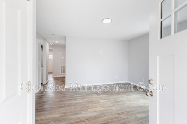 Building Photo - 6900 Seaver Dr NW