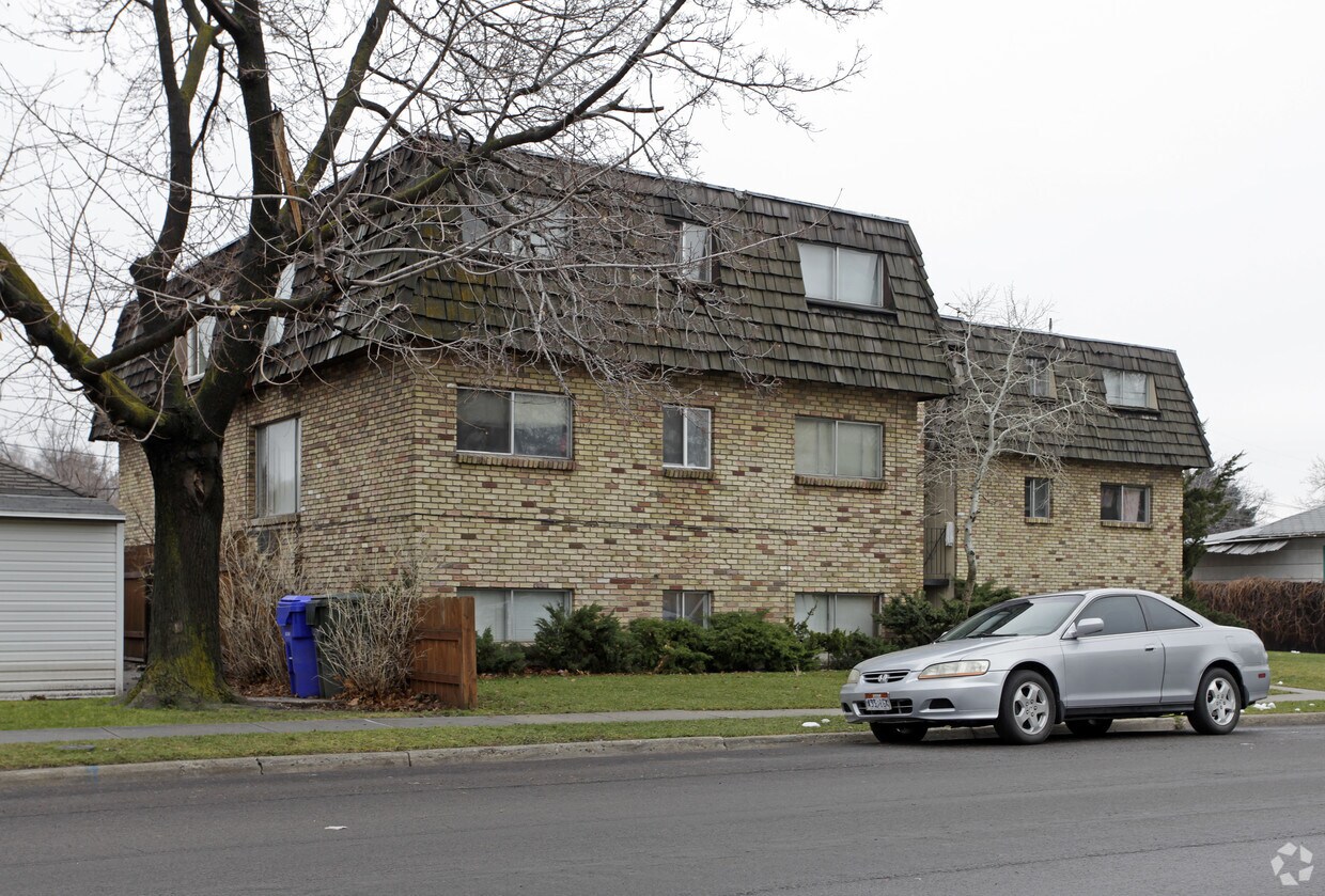 Building Photo - 184 E Beryl Ave